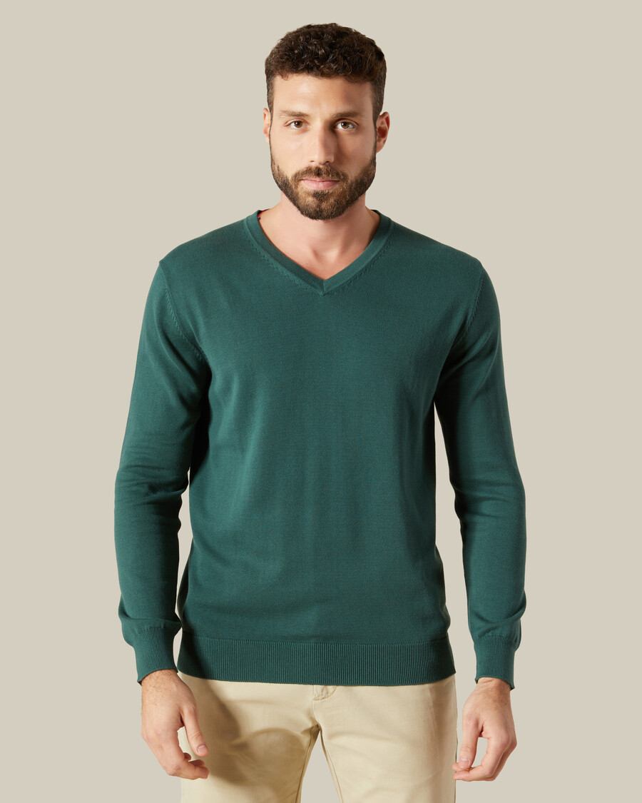 v-neck pullover