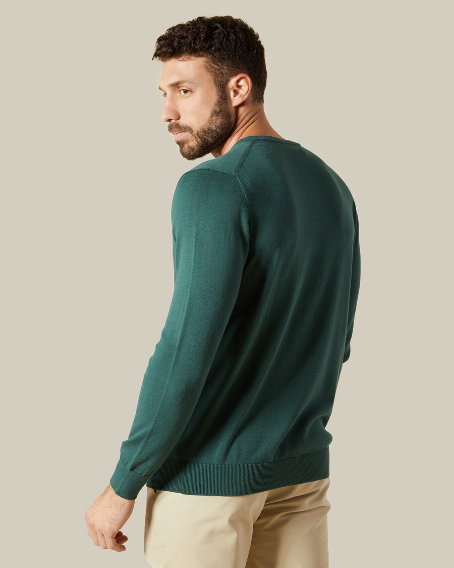 v-neck pullover