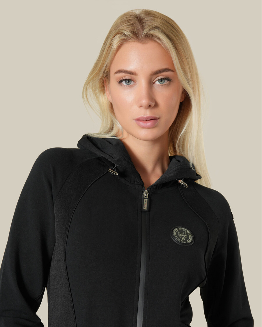 metal logo patch tracksuit set